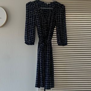 NWOT Daniel Rainn Navy Blue and White Three Quarter Sleeve Dress